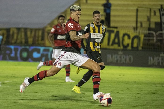 Pedro marca e Flamengo vence Volta Redonda pela semifinal do Carioca
