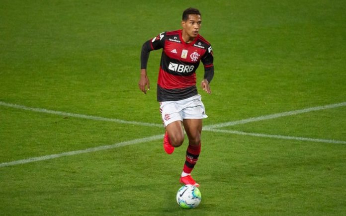 João Lucas-Flamengo-Fiorentina