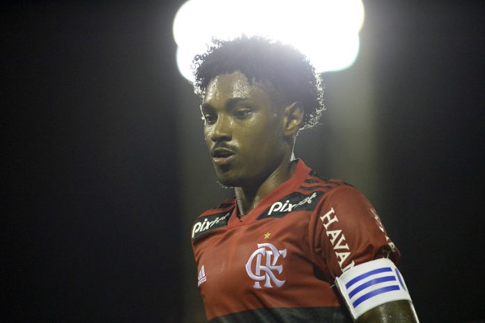 Vitinho-Paulo-Sousa-Flamengo