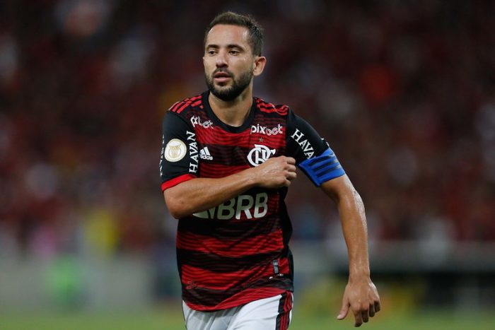 Everton-Ribeiro-Paulo-Sousa-Flamengo