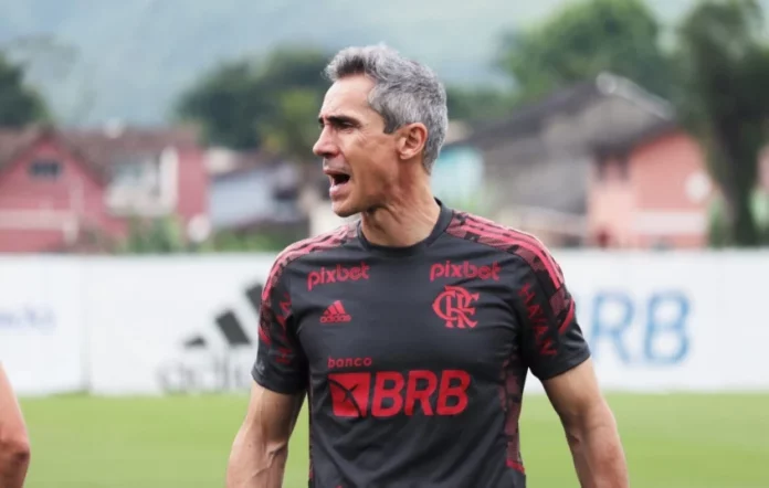 Paulo Sousa fez comentários que incomodou medalhão do Flamengo. Foto: Felipe Patino