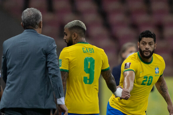 Gabigol e Hulk já atuaram juntos pela Seleção Brasileira. Foto: Lucas Figueiredo